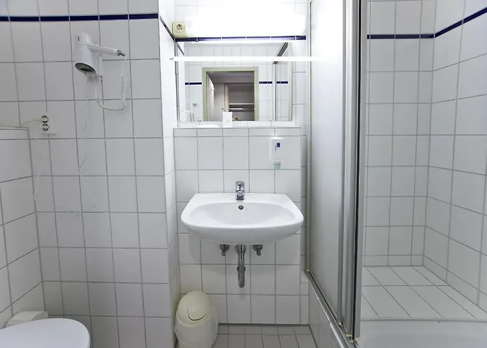 Leine-hotel 3* Gottinga